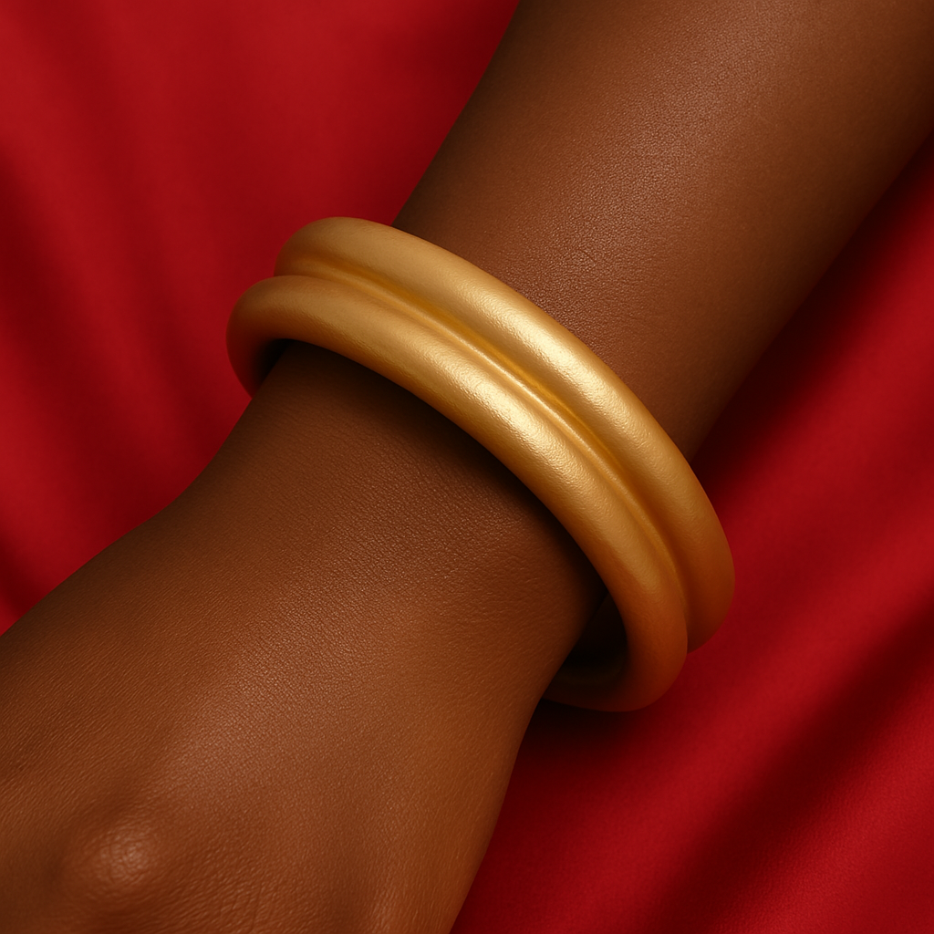 Ava Bangle
